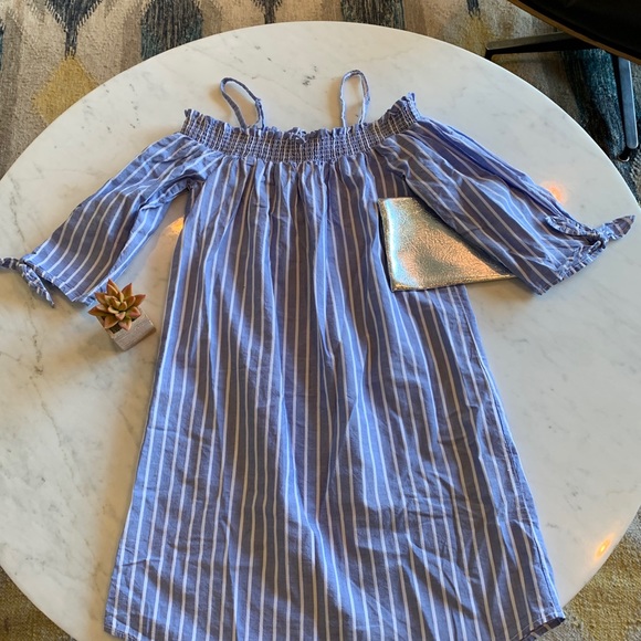 Almost Famous Off Shoulder Dress - Picture 2 of 6